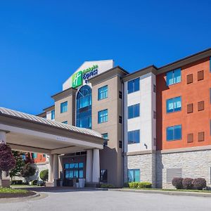 Holiday Inn Express & Suites Kansas City Airport By Ihg